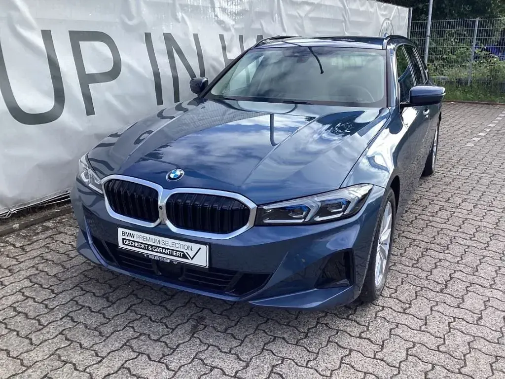 Gebraucht BMW 318 Sport Line 156 PS (114 kW) 2025 Arctic race blue metallic Kombi