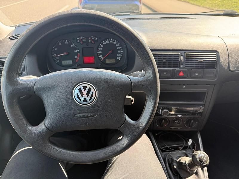 Gebraucht VW Golf IV 90 PS (66 kW) 2001 Silber Limousine