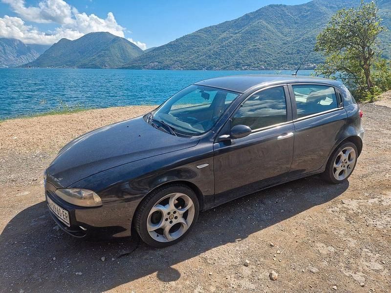 Grau Gebraucht 2006 Alfa Romeo 147 Impression Kleinwagen | 2.800 € (Etwas zu teuer) - Bild 1/4