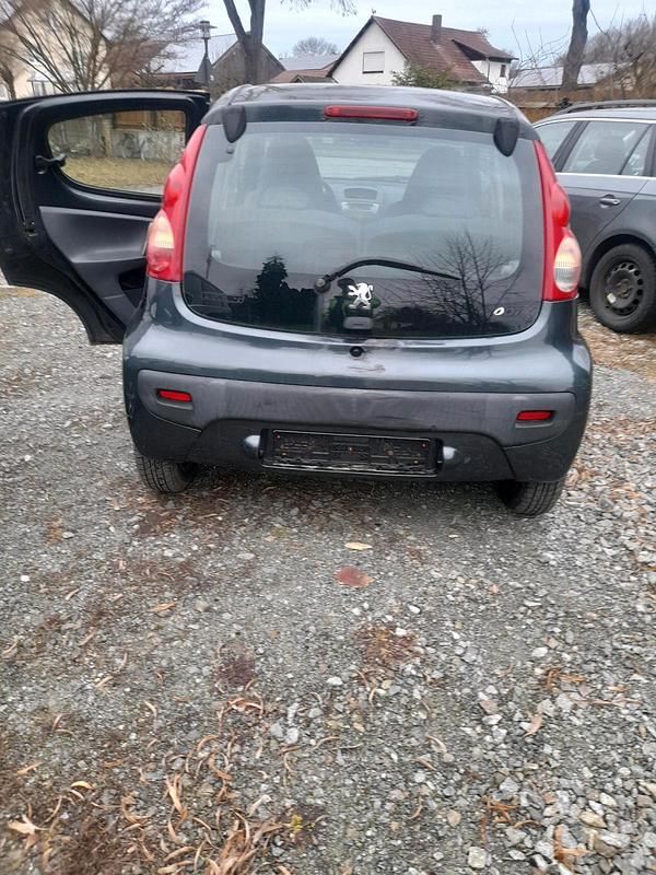 Gebraucht Peugeot 107 70 PS (51 kW) 2006 Grau Kleinwagen