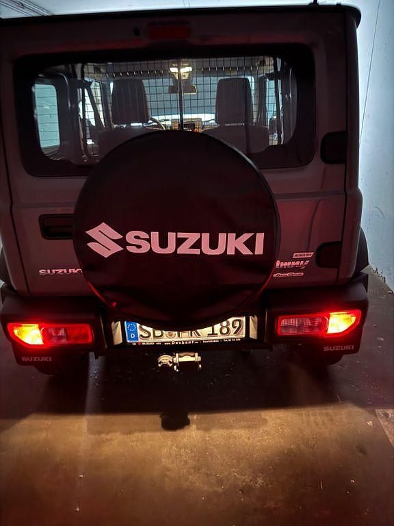 Gebraucht Suzuki Jimny 102 PS (75 kW) 2024 Grau SUV
