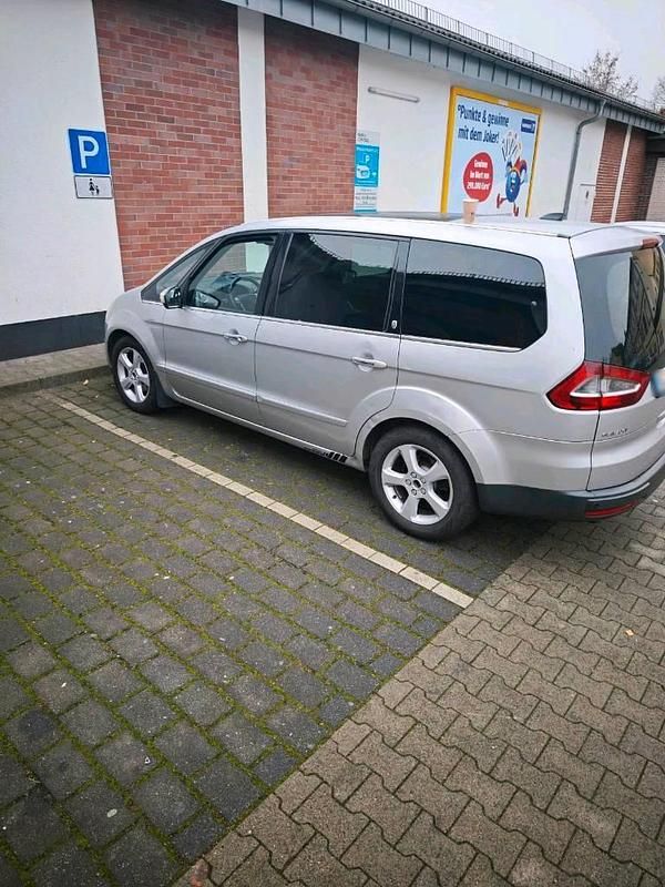 Gebraucht Ford Galaxy 140 PS (102 kW) 2007 Silber Van / Kleinbus