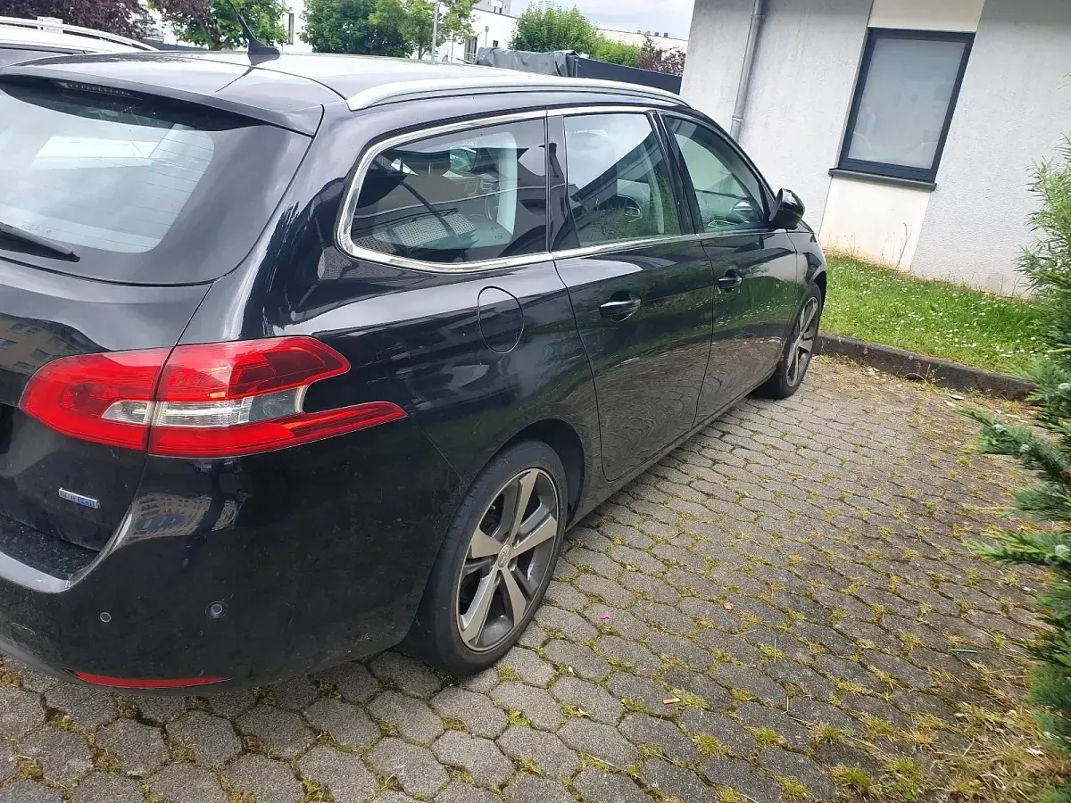 Gebraucht Peugeot 308 150 PS (110 kW) 2016 Schwarz Kombi