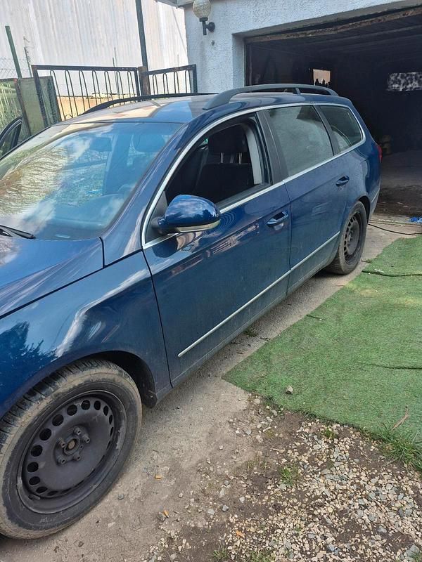 Gebraucht VW Passat 140 PS (102 kW) 2009 Blau Limousine