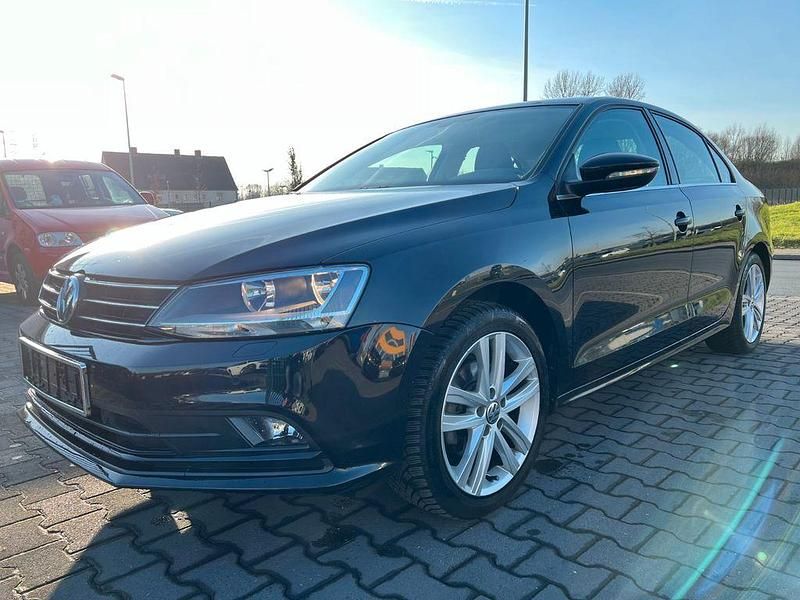 Schwarz Gebraucht 2015 VW Jetta Limousine | 10.800 € (Etwas zu teuer) - Bild 1/4