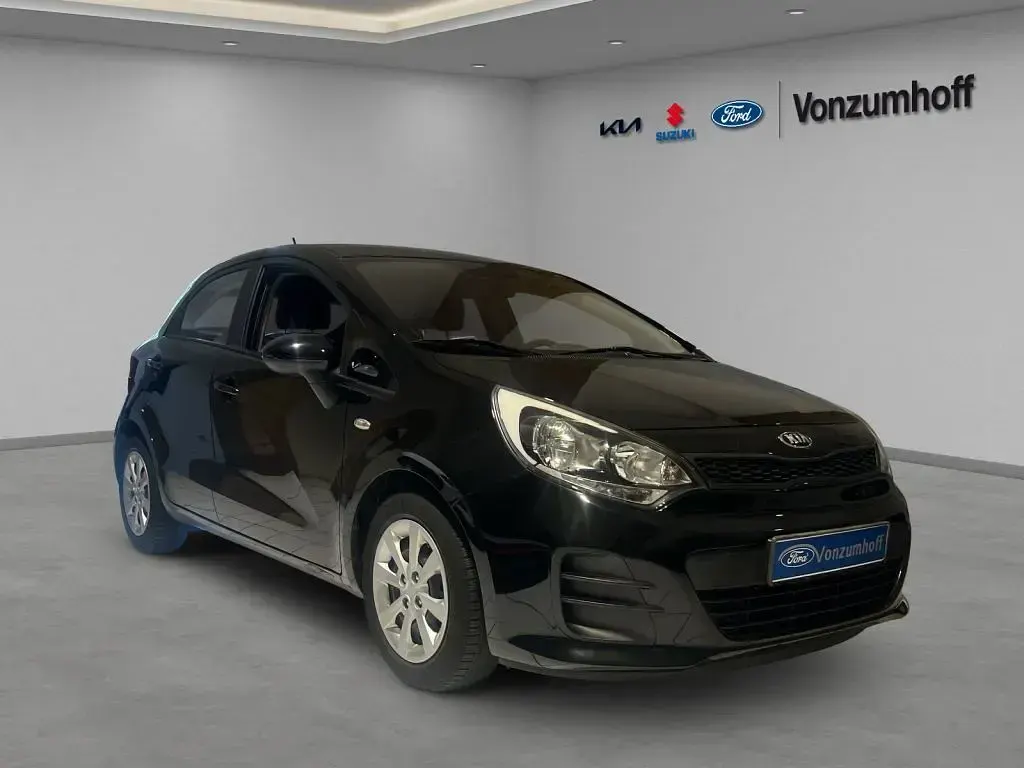 Używany Kia Rio Attract 84 KM (61 kW) 2016 Czarny Hatchback