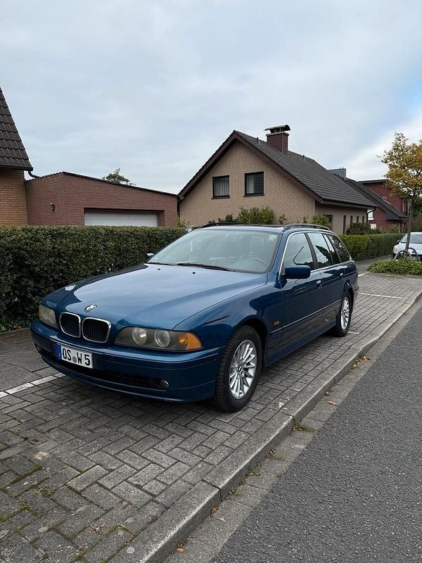 Blau Gebraucht 2002 BMW 525 Kombi | 3.699 € (Fairer Preis) - Bild 1/4