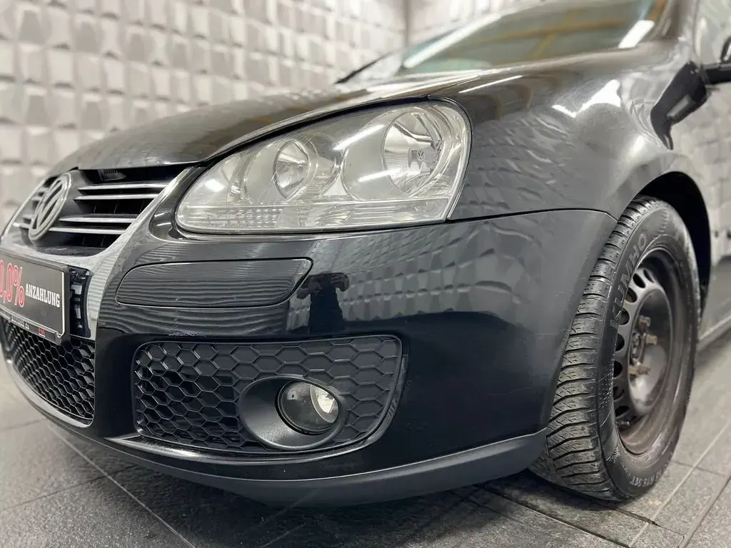Używany VW Golf IV Trendline 75 KM (55 kW) 2005 Czarny Sedan/Limuzyna
