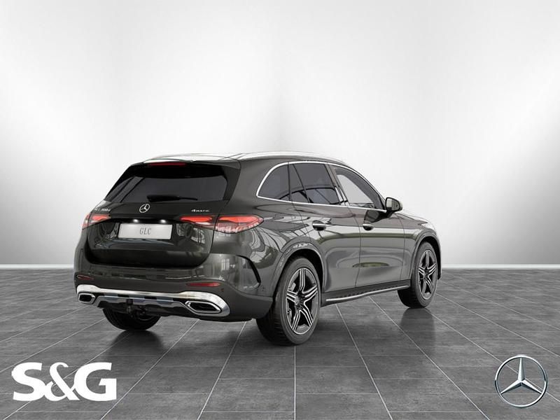 Gebraucht Mercedes GLC300 AMG 252 PS (185 kW) 2025 Manufaktur opalithweiß bright SUV