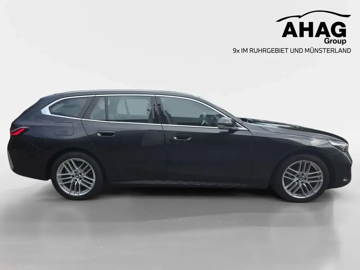 Gebraucht BMW 540 Comfort Edition 303 PS (222 kW) 2024 Braun Kombi