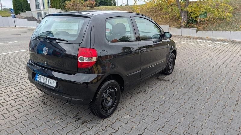 Gebraucht VW Fox 54 PS (39 kW) 2006 Schwarz Kleinwagen