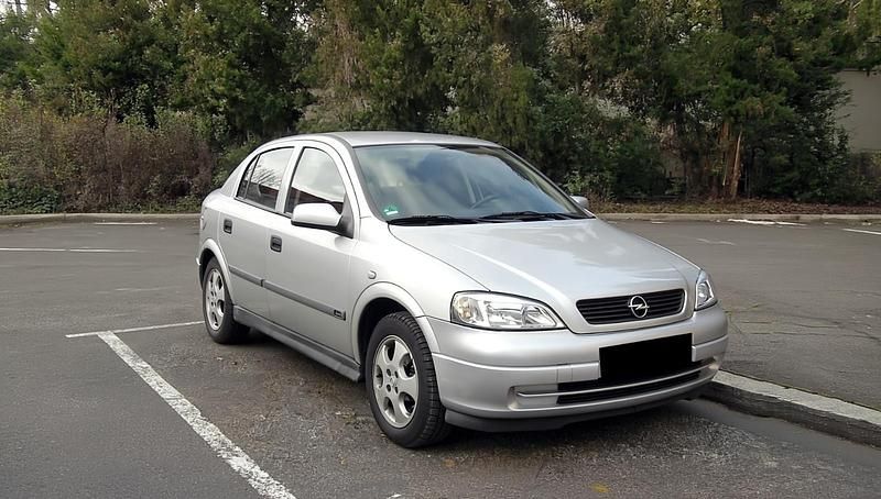 Silber Gebraucht 2001 Opel Astra Comfort Limousine | 850 € (Superpreis) - Bild 1/1