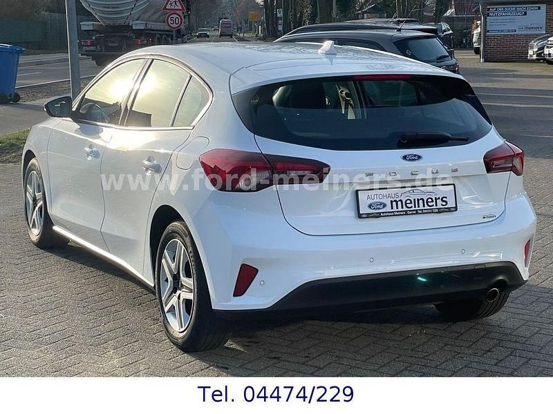 Usata Ford Focus Cool & Connect 120 CV (88 kW) 2022 Bianco Berlina