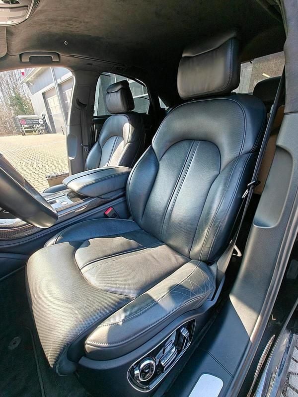 Gebraucht Audi S8 Basis 580 PS (426 kW) 2013 Schwarz Limousine