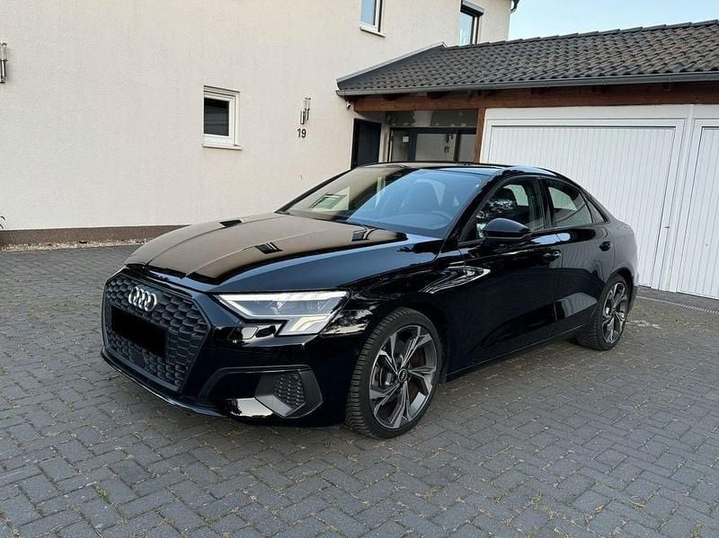 Schwarz Gebraucht 2021 Audi A3 S-Line Limousine | 18.900 € (Superpreis) - Bild 1/4