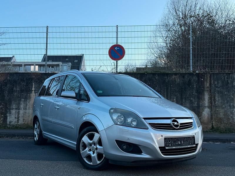 Gebraucht Opel Zafira 140 PS (102 kW) 2008 Silber Van / Kleinbus