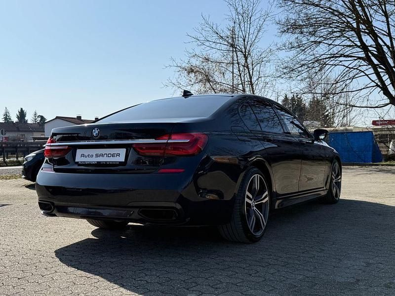 Gebraucht BMW 750 M Sport 400 PS (294 kW) 2019 Schwarz Limousine