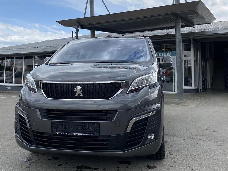 Platinium grau Gebraucht 2022 Peugeot Traveller Active Van / Kleinbus | 53.690 € - Bild 1/4