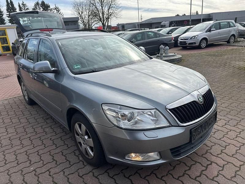 Gebraucht Skoda Octavia Elegance 105 PS (77 kW) 2013 Grau Kombi