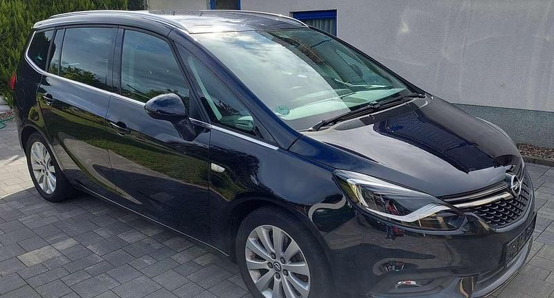 Blau Gebraucht 2019 Opel Zafira Innovation Van / Kleinbus | 14.900 € (Guter Preis) - Bild 1/4