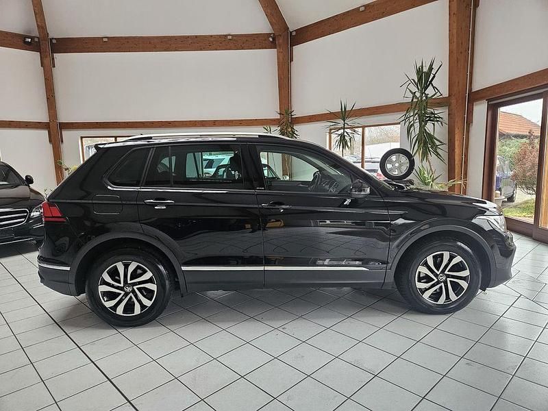 Gebraucht VW Tiguan Active 150 PS (110 kW) 2021 Schwarz SUV