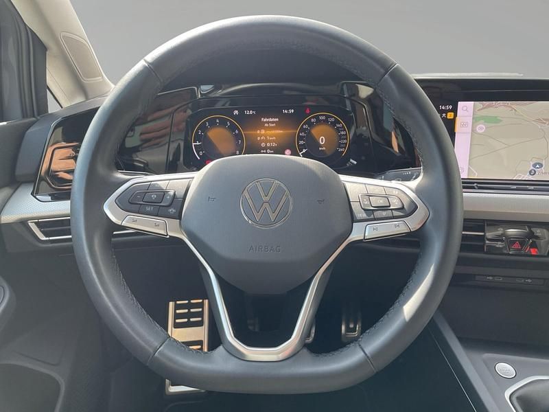 Second-hand VW Golf VIII Move 110 CP (80 kW) 2024 Negru Berlinǎ