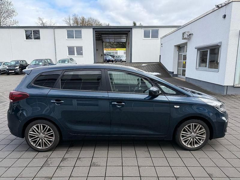 Gebraucht Kia Carens DREAM-TEAM Edition 135 PS (99 kW) 2018 Blau Van / Kleinbus