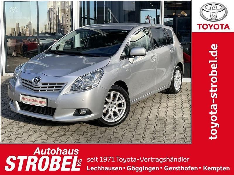 Platinsilber metallic Gebraucht 2011 Toyota Verso Travel Van / Kleinbus | 8.990 € (Fairer Preis) - Bild 1/4