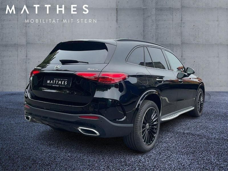 Gebraucht Mercedes GLC300e AMG 197 PS (144 kW) 2024 Schwarz SUV