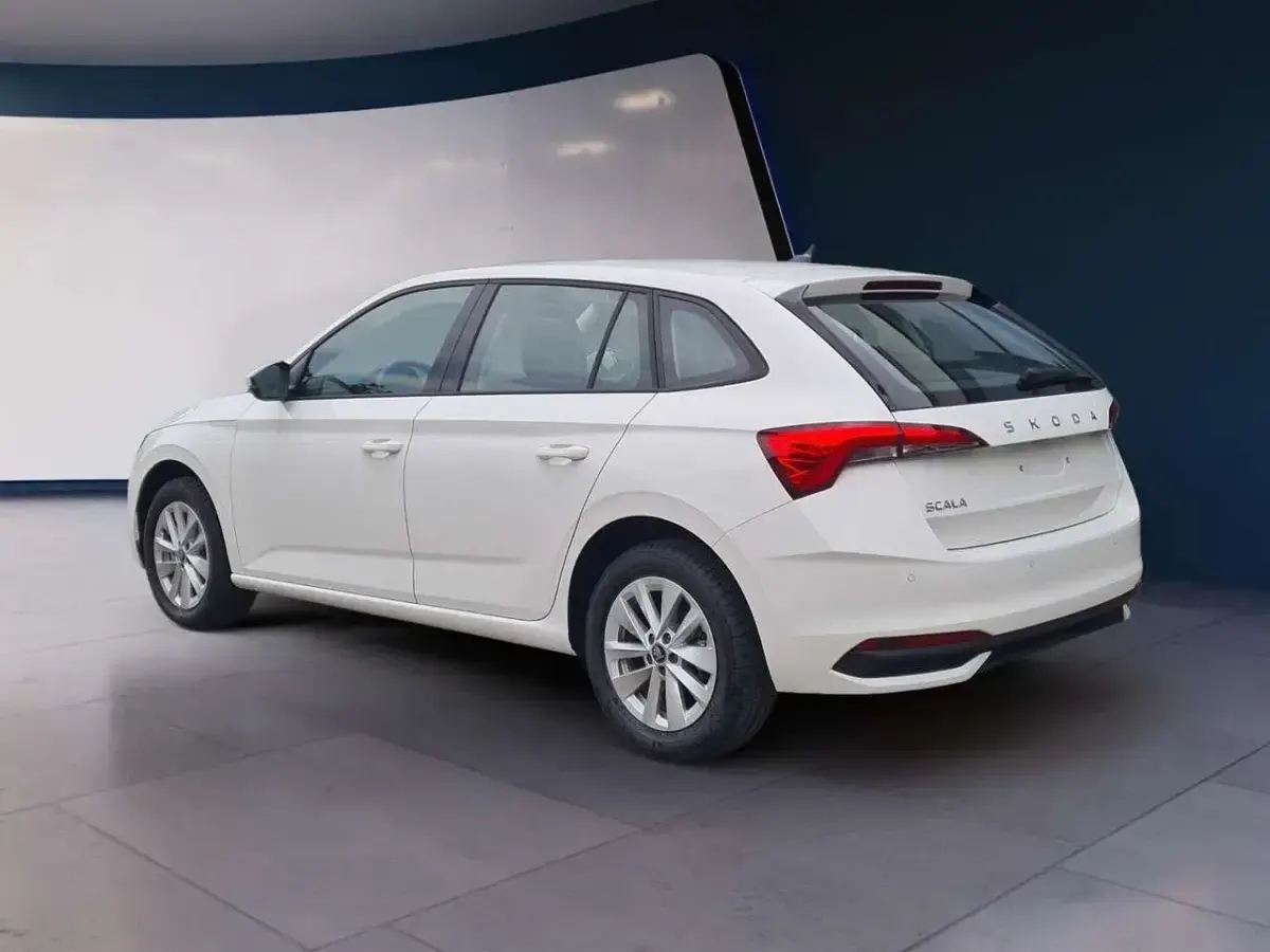 Neu Skoda Scala Selection 116 PS (85 kW) 2026 Candyweiss Kleinwagen