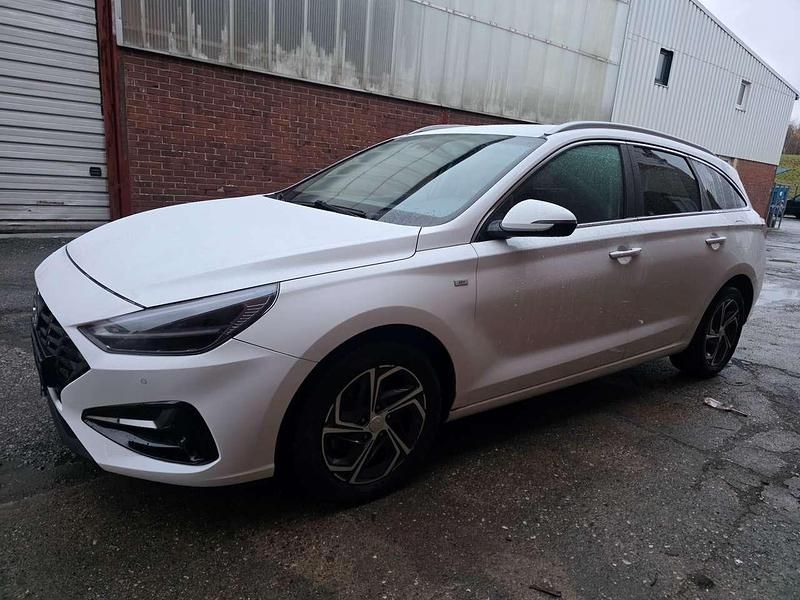 Polar white / sol Gebraucht 2021 Hyundai i30 Prime Kombi | 13.500 € - Bild 1/4