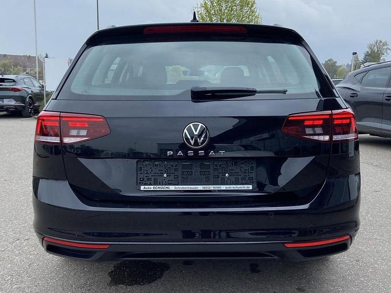 Gebraucht VW Passat Business 122 PS (89 kW) 2023 Schwarz Kombi
