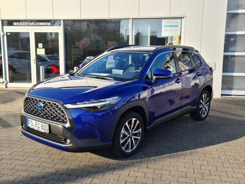 Nachtblau mica metallic Gebraucht 2023 Toyota Corolla Cross Premium SUV | 35.800 € (Fairer Preis) - Bild 1/4