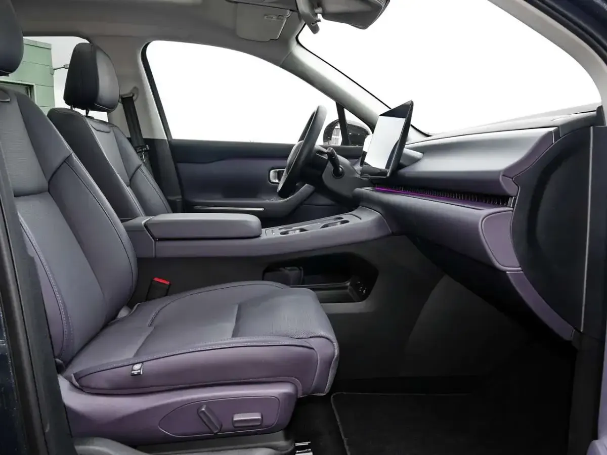 Gebraucht Leapmotor C10 215 PS (158 kW) 2025 Grau SUV