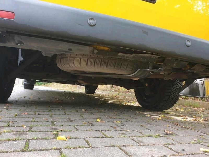 Gebraucht VW Transporter 84 PS (61 kW) 2011 Gelb Van