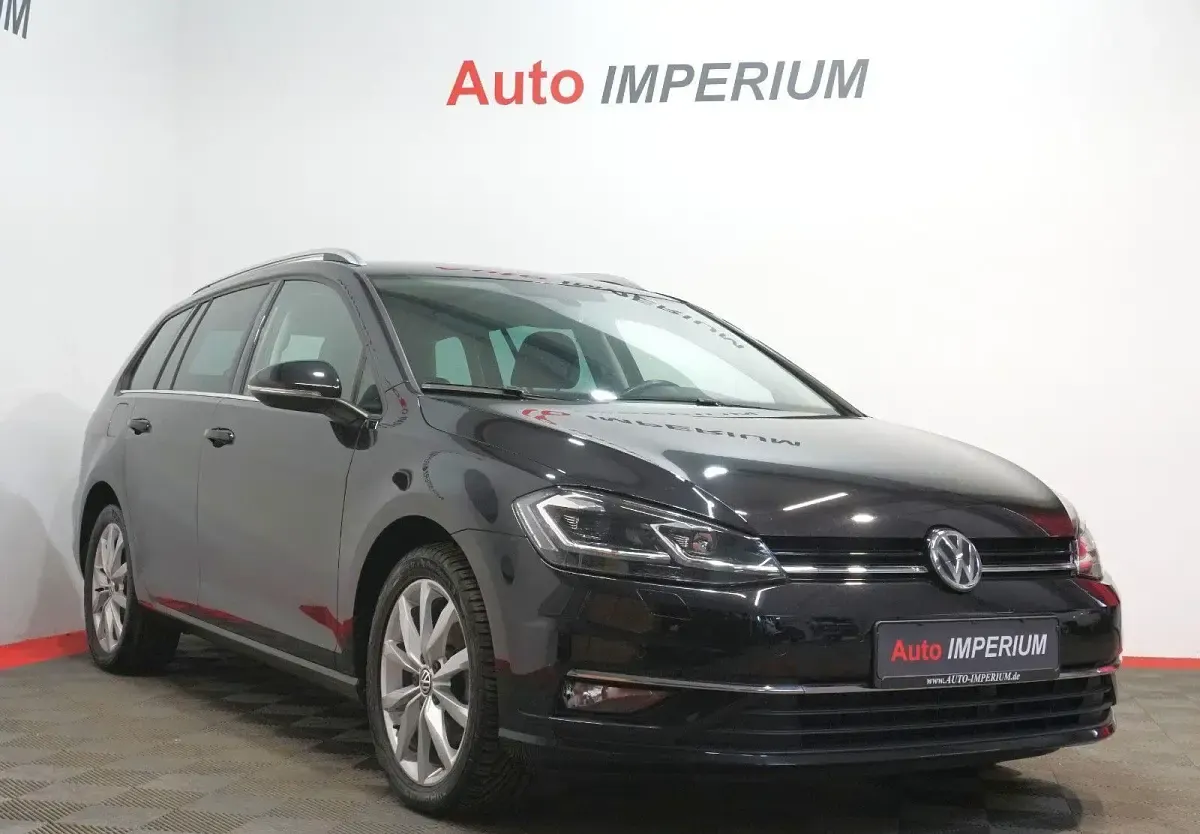 Gebraucht VW Golf VII Highline 150 PS (110 kW) 2020 Schwarz Kombi