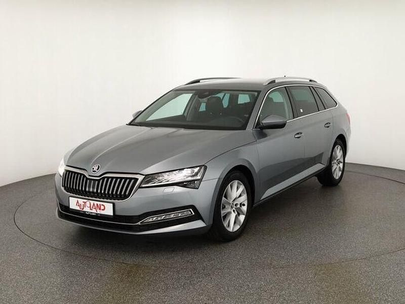 Business grau metallic (metallic) Gebraucht 2020 Skoda Superb Style Kombi | 25.950 € (Etwas zu teuer) - Bild 1/4