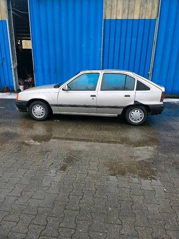 Gebraucht Opel Kadett 75 PS (55 kW) 1991 Silber Kleinwagen