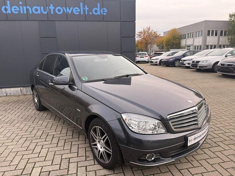 Grau Gebraucht 2010 Mercedes 200 Limousine | 8.500 € (Fairer Preis) - Bild 1/4