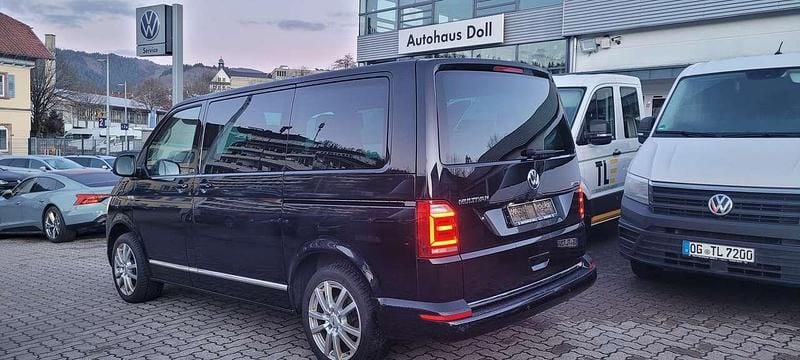 Gebraucht VW T6 Generation Six 204 PS (150 kW) 2018 Deep black perleffekt Van