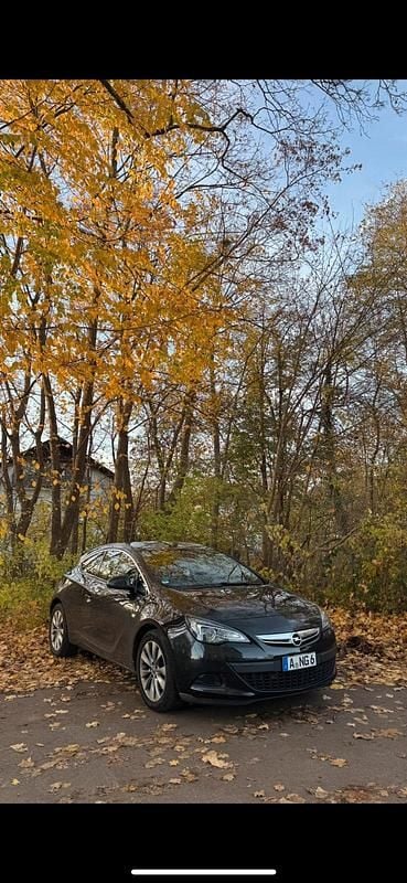Gebraucht Opel Astra GTC Edition 120 PS (88 kW) 2012 Schwarz Coupé