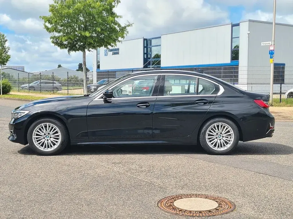 Gebraucht BMW 320 Luxury Line 184 PS (135 kW) 2020 Schwarz Limousine