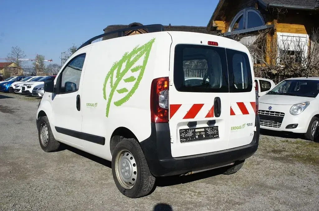 Gebraucht Fiat Fiorino Basis 77 PS (56 kW) 2012 Weiß Van / Kleinbus