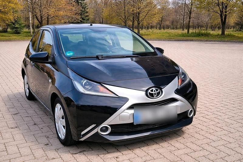 Gebraucht Toyota Aygo 69 PS (50 kW) 2018 Schwarz Kleinwagen