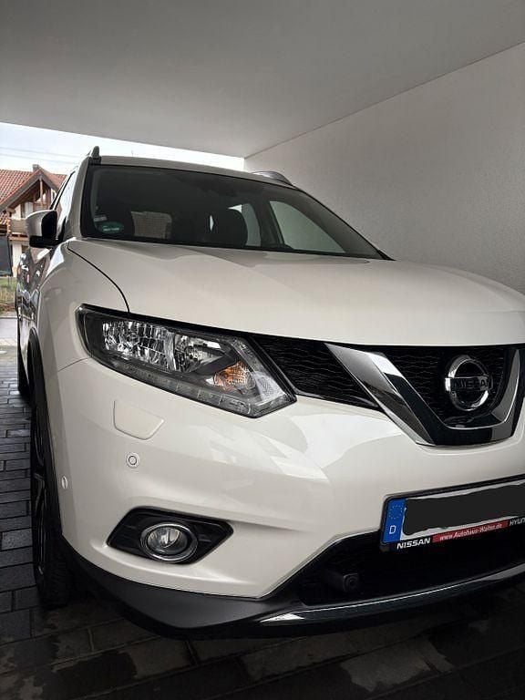 Weiß Gebraucht 2017 Nissan X-Trail 360º SUV | 12.900 € (Superpreis) - Bild 1/4