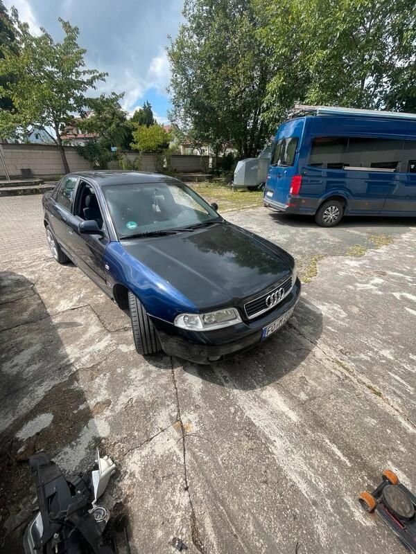 Blau Gebraucht 2000 Audi A4 Limousine | 800 € (Guter Preis) - Bild 1/4