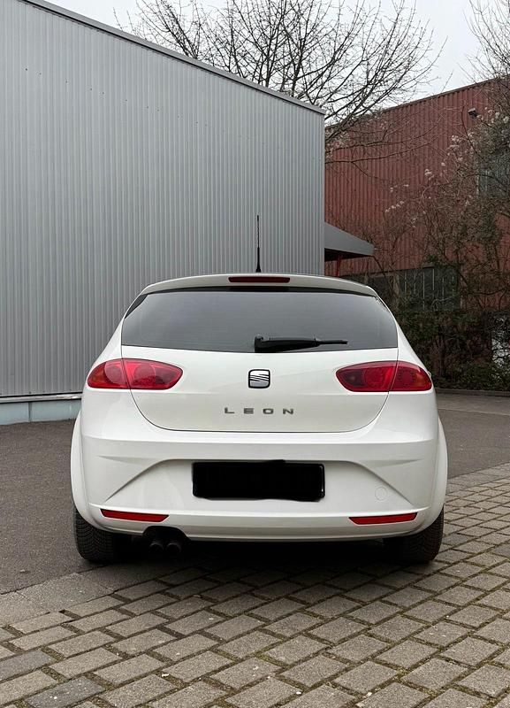 Gebraucht Seat Leon Style 160 PS (117 kW) 2010 Weiß Kleinwagen