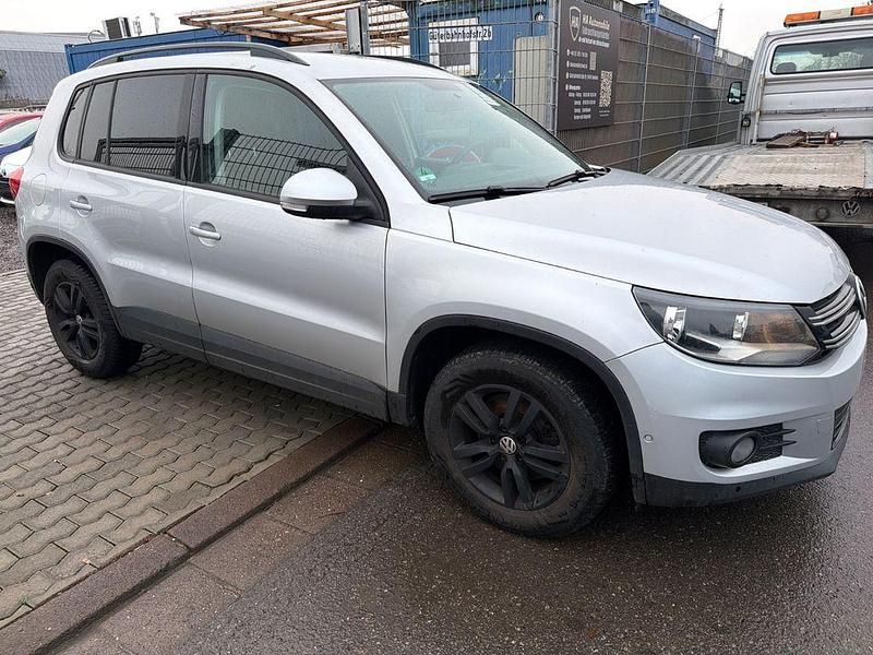 Gebraucht VW Tiguan Trendline 140 PS (102 kW) 2012 Silber SUV