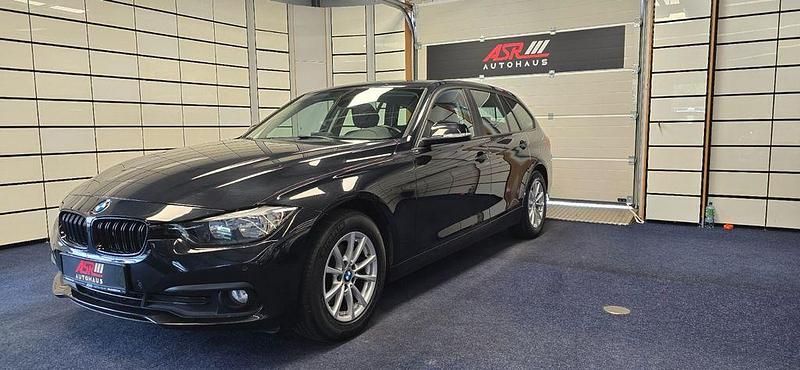 Schwarz Gebraucht 2017 BMW 320 Performance Kombi | 13.499 € (Fairer Preis) - Bild 1/4