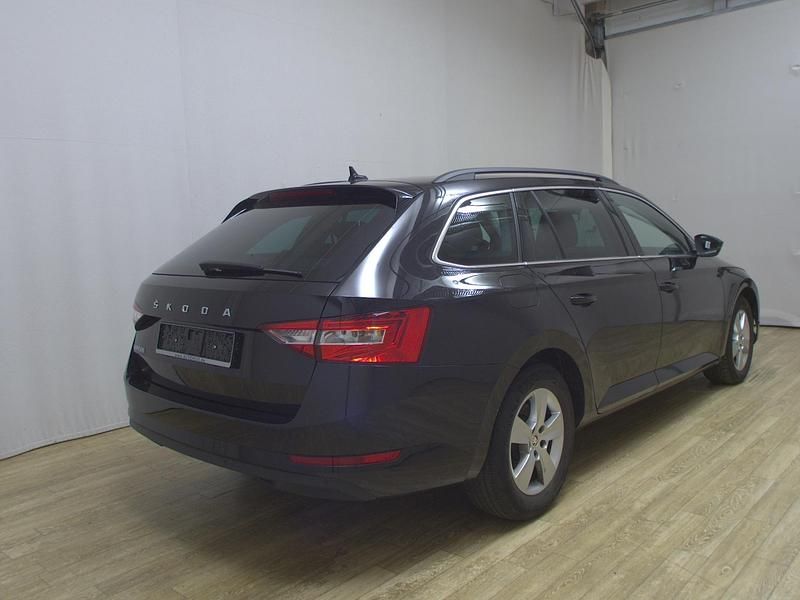 Gebraucht Skoda Superb Ambition 150 PS (110 kW) 2022 Schwarz Kombi
